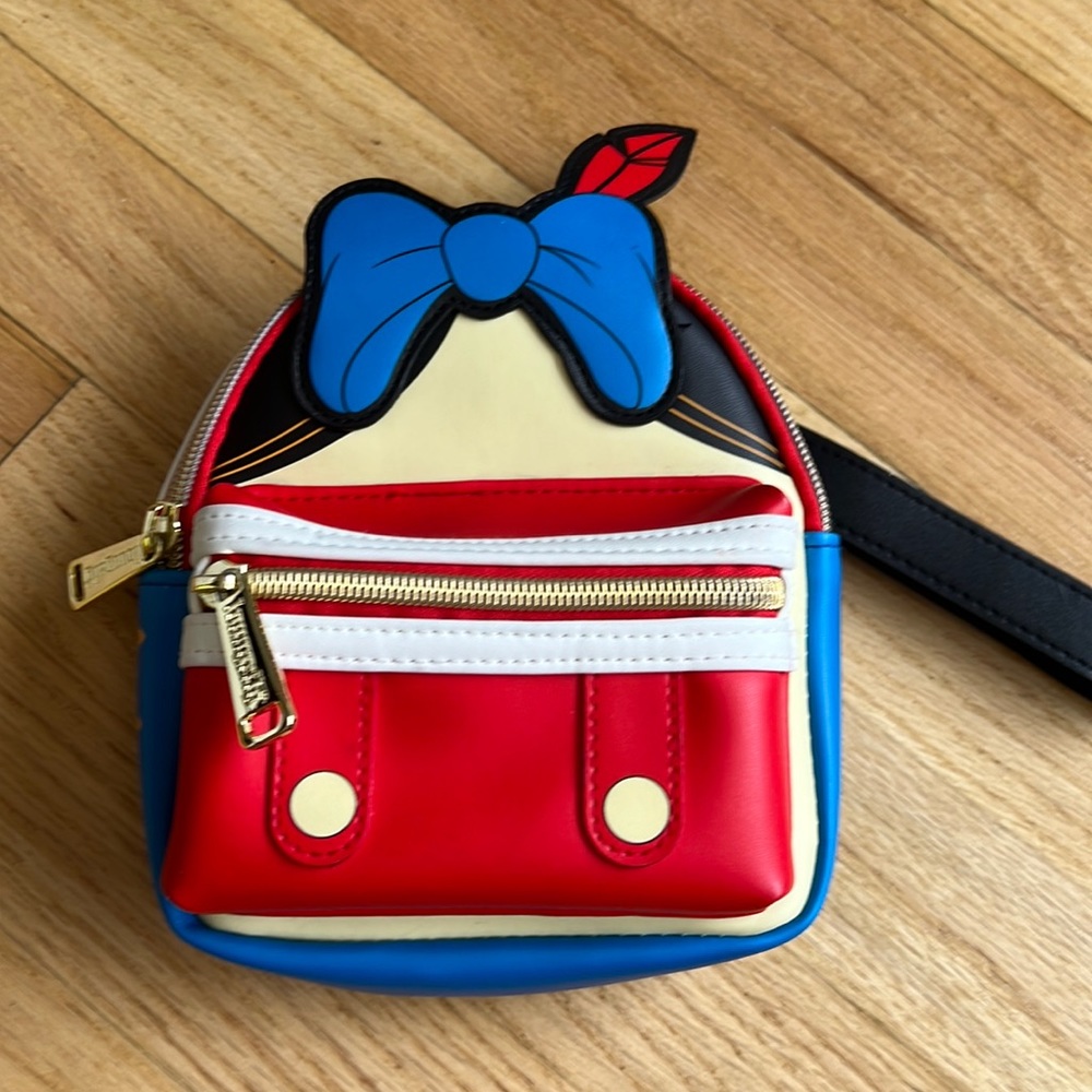 Small Loungefly bag wristlet